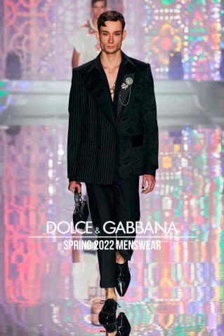Erbjudanden av Lyxmärken i Sollentuna | Spring 2022 Menswear  de Dolce & Gabbana | 2022-03-15 - 2022-05-16