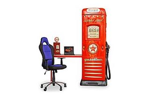 CHILDER Garderob med Skrivbord Bensinstation Röd för 8999 kr på Furniturebox