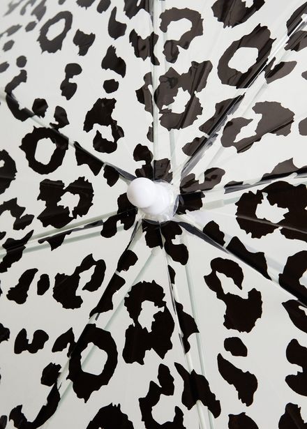 Leopardtryck paraply för 79 kr på Mango